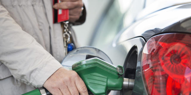 Wegen der Franken-Euro-Parität ist das Tanken im Ausland günstiger