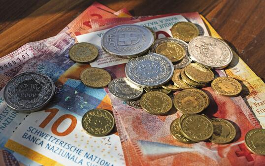 BANKNOTE, BANKNOTEN, GELDNOTE, GELDNOTEN, GELDSCHEIN, GELDSCHEINE, BARGELD, PAPIERGELD, MUENZ, MUENZEN, SCHWEIZER FRANKEN, SCHWEIZERFRANKEN, SCHWEIZER GELD,