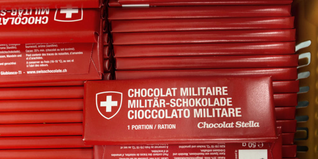 Die echte Schweizer Militär-Schokolade bleibt ohne Konkurrenz. Die Firma Star Trade darf ihre Schokolade nicht mehr mit der Aufschrift "Swiss Army" bewerben. (Archiv) Die echte Schweizer Militär-Schokolade bleibt ohne Konkurrenz. Die Firma Star Trade darf ihre Schokolade nicht mehr mit der Aufschrift "Swiss Army" bewerben. (Archiv)