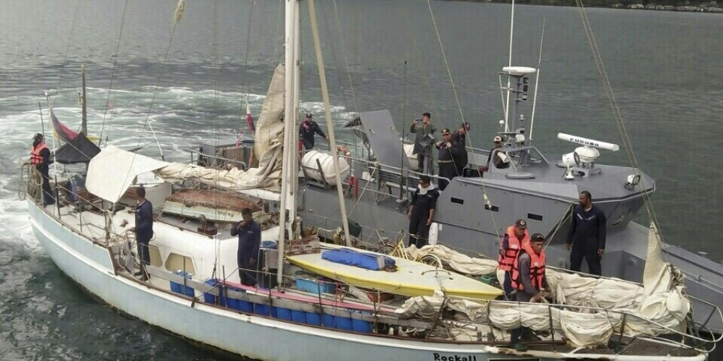 Die Jacht "Rockall". An Bord des Schiffes fanden die philippinischen Sicherheitskräfte die Leiche einer Frau. Der Besitzer des Schiffs wurde von Abu Sayyaf entführt. Die Jacht "Rockall". An Bord des Schiffes fanden die philippinischen Sicherheitskräfte die Leiche einer Frau. Der Besitzer des Schiffs wurde von Abu Sayyaf entführt.