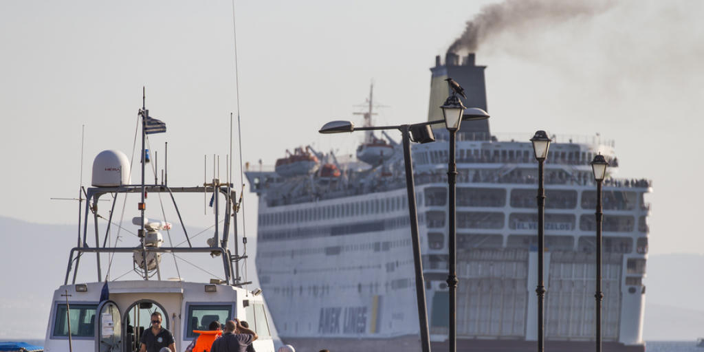 Die Fähre "Eleftherios Venizelos" mit syrischen Flüchtlingen an Bord am Mittwoch beim Ablegen von der Insel Kos in Richtung Thessaloniki.