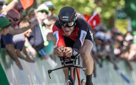 Stefan Küng - hier beim Zeitfahren an der Tour de Suisse in Schaffhausen - sicherte sich seinen ersten Meisteritel im Kampf gegen die Uhr