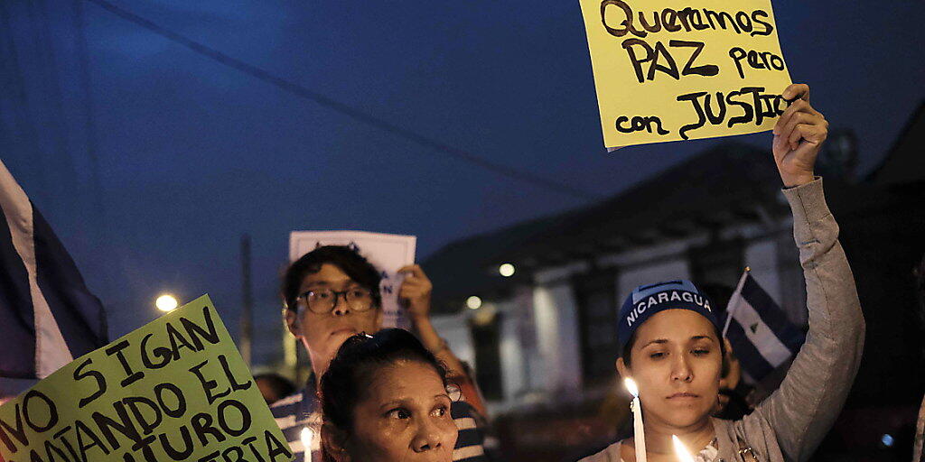 In Costa Rica haben sich zahlreiche Flüchtlinge aus Nicaragua eingefunden und protestieren auch dort gegen die Regierung in Managua.