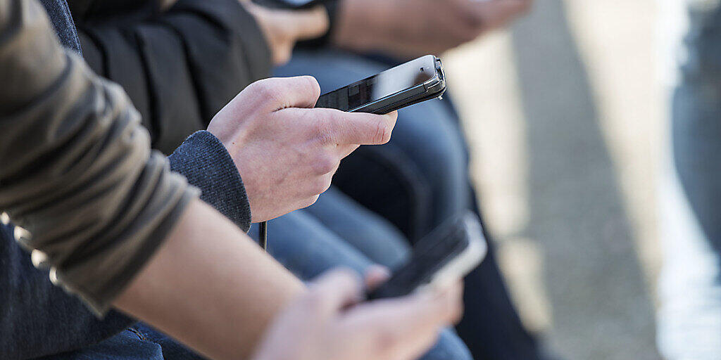 Der Handyanbieter Mobilezone hat im vergangenen Jahr bei Umsatz und Gewinn zugelegt. (Archivbild)