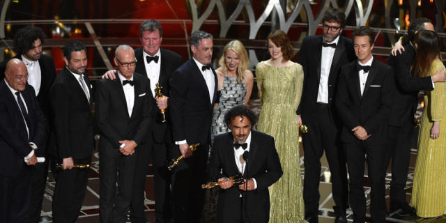 Regisseur Iñárritu mit Schauspielern und Crew von "Birdman" Regisseur Iñárritu mit Schauspielern und Crew von "Birdman"
