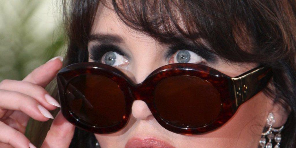 Paparazzi haben eine Heidenangst vor ihr, weil sie gern wegen Verletzung der Privatsphäre klagt: Heute wird Isabelle Adjani 60; das Bild hier ist genehmigt. (Archiv)