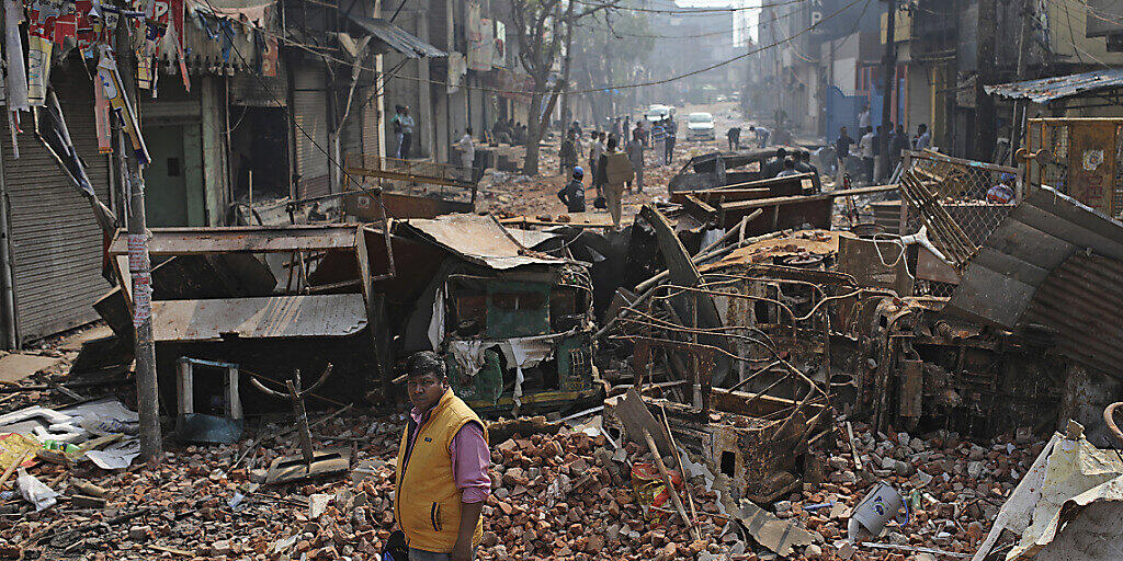 Wie im Krieg: Eine Strasse in Neu Delhi nach den schweren Zusammenstössen wegen der umstrittenen Reform des indischen Staatsbürgerschaftsgesetzes.