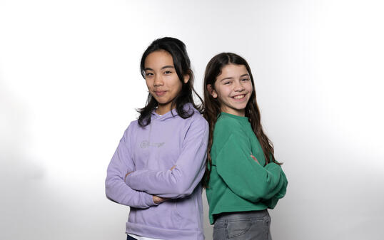 Luisa und Ambra kommen vorbei: Kinderland-Reporterinnen