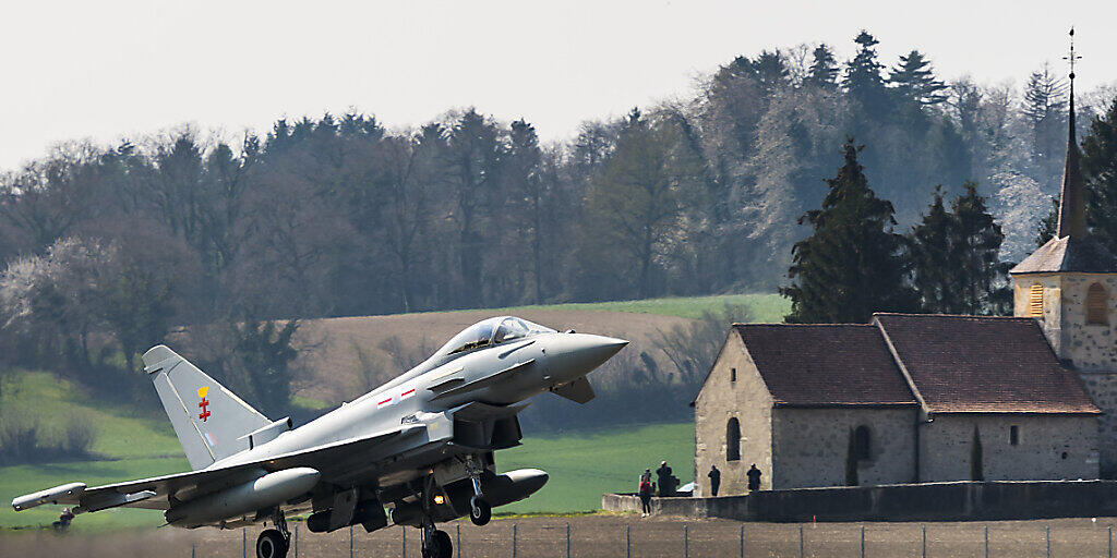Laut Verteidigungsministerin Viola Amherd braucht die Schweiz neue Kampfjets, um gegen unvorhersehbare Bedrohungen gewappnet zu sein. (Archivbild)