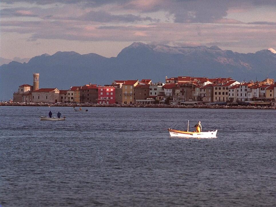 Blick auf die zwischen Slowenien und Kroatien umstrittene Küste von Piran (Archiv)