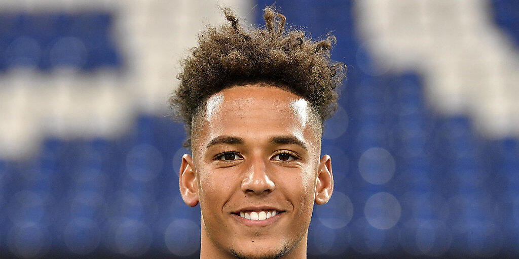 Thilo Kehrer lächelt in die Kamera.