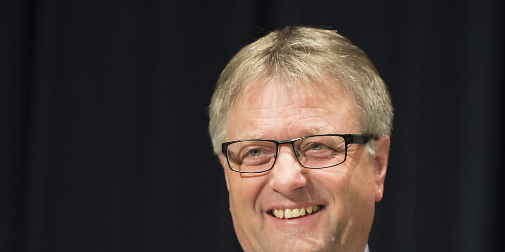Josef Niederberger von der CVP kann zufrieden sein: Er ist bei der Nidwaldner Regierungsratsersatzwahl im ersten Wahlgang zwar nicht gewählt worden, er hat aber das beste Resultat der vier Kandidaten erreicht.