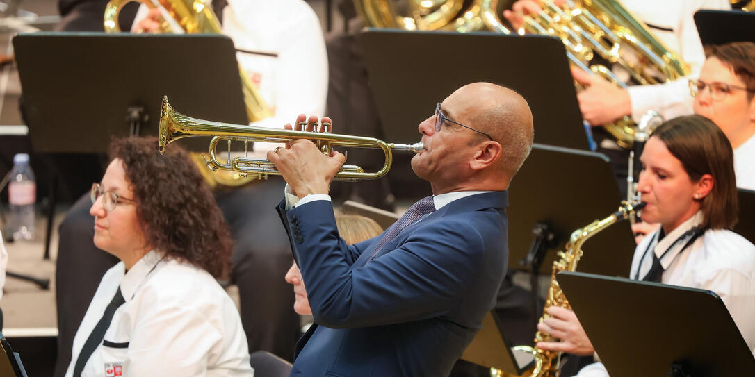 Liechtenstein Vaduz Muttertagskonzert HMV Vaduz Verabschiedung Attila Buri