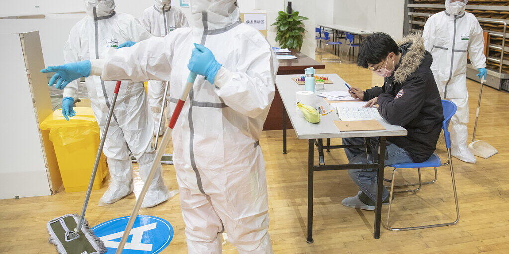 Die Zahl der Todesfälle in der besonders stark betroffenen chinesischen Provinz Hubei ist nach Behördengaben vom Samstag um weiter 139 gestiegen. (Symbolbild)