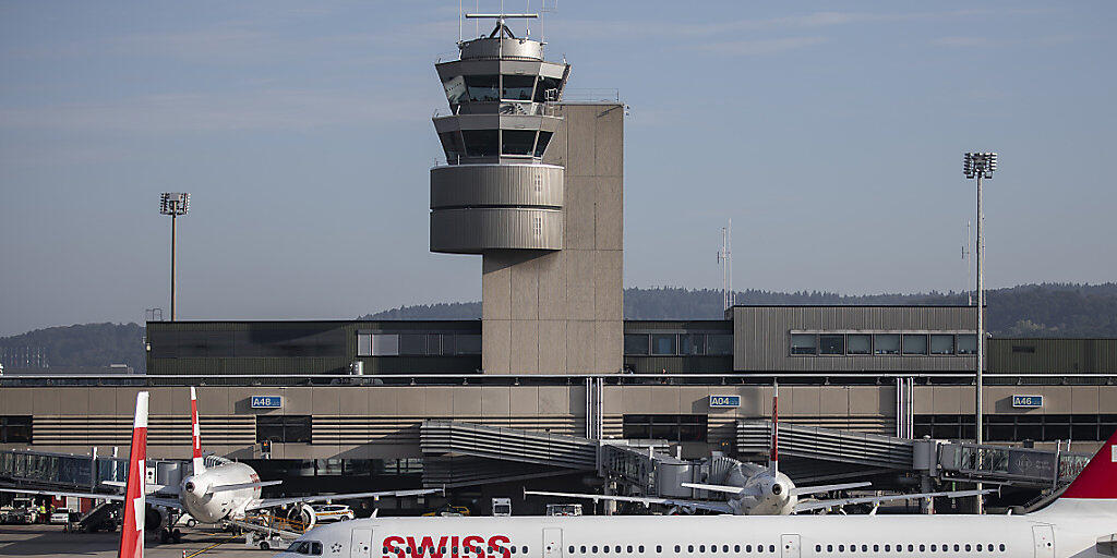 Der Flughafen Z&uuml;rich bleibt im September auf Wachstumskurs: Erneut hat die Zahl der Passagiere zugenommen. (Archiv)