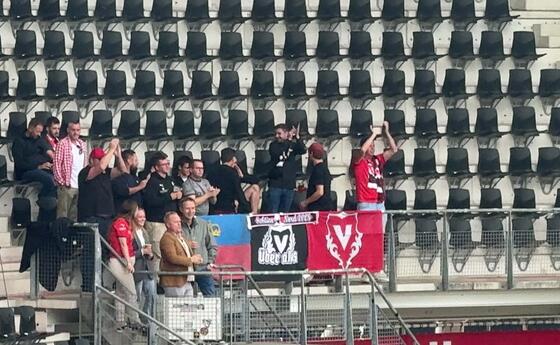 Vaduzer laufen im AFAS-Stadion ein