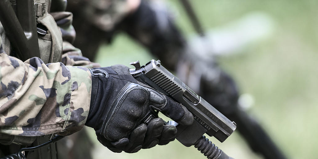 Rund 1200 Stellungspflichtigen wurden letztes Jahr von der Armee als Sicherheitsrisiko eingestuft. Sie wurden deshalb nicht in den Armeedienst eingeteilt (Symbolbild)
