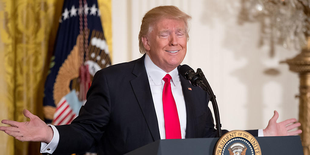 Zufrieden mit sich selbst: US-Präsident Trump bei seiner ersten Zwischenbilanz.
