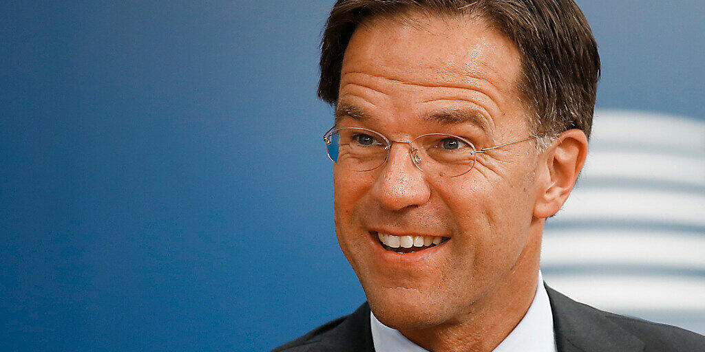 ARCHIV - Mark Rutte, Ministerpräsident der Niederlande, kommt zum EU-Gipfel in Brüssel. Der niederländische Premier ist ein Phänomen: Immer munter, immer charmant. Foto: Francois Lenoir/Reuters Pool/AP/dpa