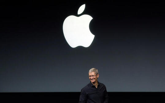 Apple-Chef Tim Cook präsentiert ein neues Produkt (Archiv)