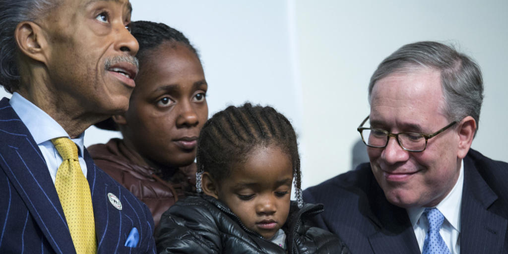 Besorgt wegen der Wohlstandsunterschiede in New York und im ganzen Land: Der städtische Rechnungsprüfer Scott Stringer (rechts) hält nichts von Trumps Steuerplänen. (Archivbild)