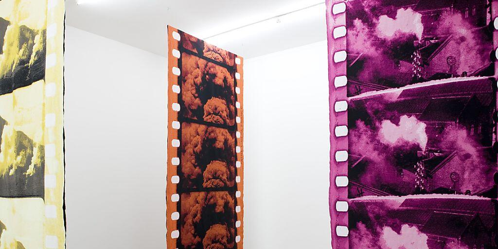 Die Installation "All That Slides, Strikes, Rises and Falls" (2015) von Alexandra Navratil ist Teil der Ausstellung "Color Mania" im Fotomuseum Winterthur. Sie dauert vom 7. September bis 24. November 2019.