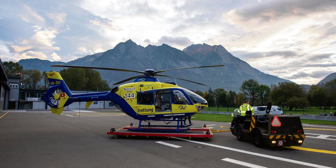 201901019 Reportage - Eine Schicht mit der Ap3 Luftrettung, Balzers