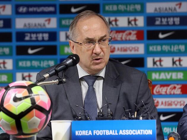Uli Stielike Vor Der Entlassung Vaterland Online
