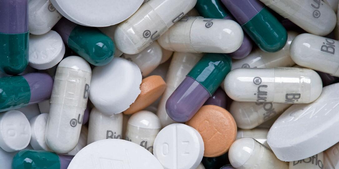 PILLE, PILLEN, MEDIKAMENT, MEDIKAMENTE, MEDIZIN, TABLETTE, TABLETTEN, KRANK, KRANKHEIT, KAPSEL, KAPSELN,