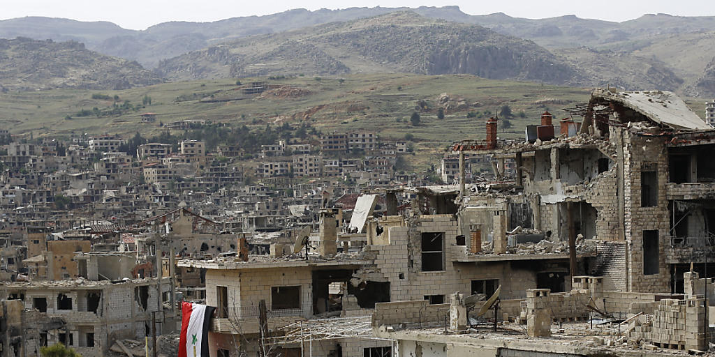 Die kriegsversehrte Stadt Zabadani: Die Anti-IS-Koalition bombardiert einen regierungstreuen Konvoi nahe der jordanischen Grenze.