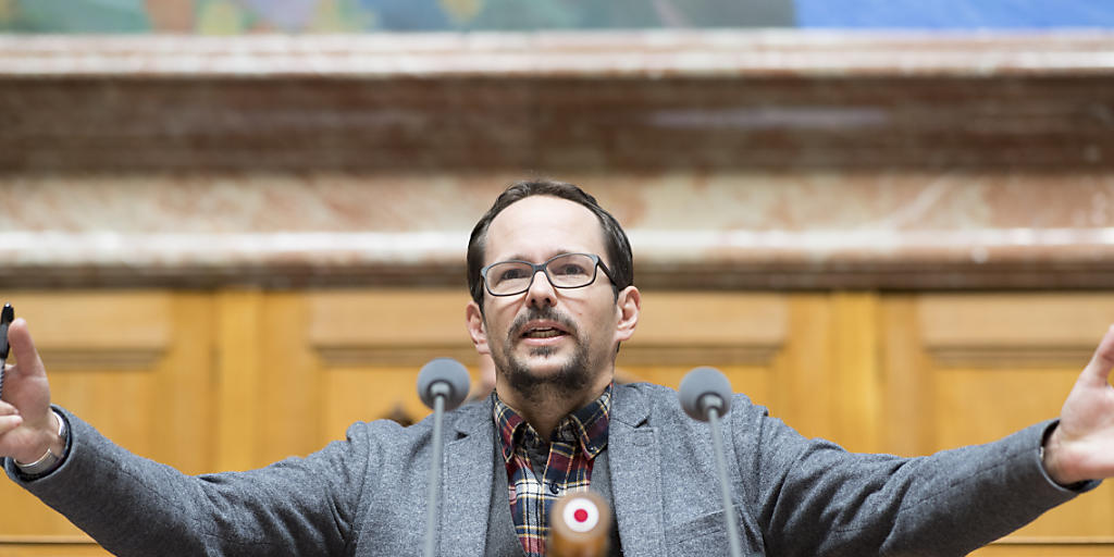 Einen Schritt vorwärts statt zurück auf Feld eins: Der Zürcher Grüne Balthasar Glättli während der Debatte über die RASA-Initiative im Nationalrat. (Archivbild)