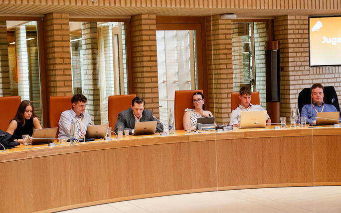 10. Jugendsession im Liechtensteiner Landtag.