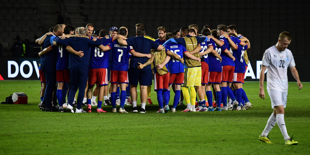 Während die Liechtensteiner den Punnktgewinn feiern, ging für Aserbaidschan eine Fussballwelt unter.