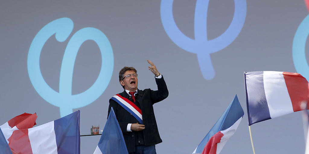 Der französische Linkspolitiker Jean-Luc Mélenchon droht der Regierung mit Massenprotesten.