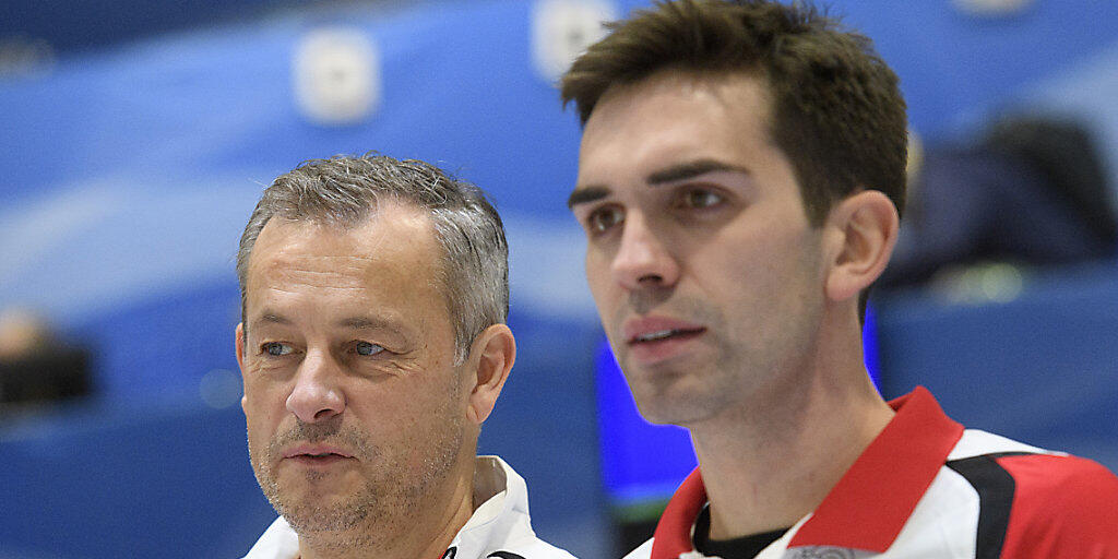 Da war guter Rat teuer: Coach Claudio Pescia und Skip Peter De Cruz