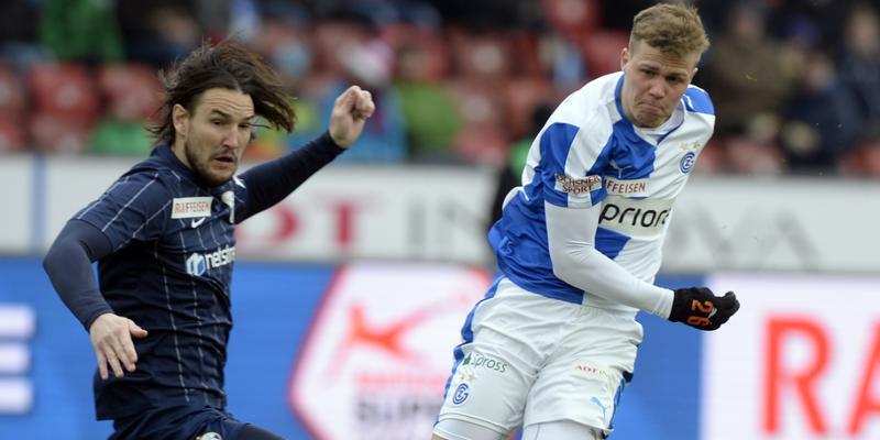 Alain Nef (links) zog mit dem FC Zürich auch im dritten Derby der Saison gegen Florian Kamberi (rechts) und die Grasshoppers den Kürzeren