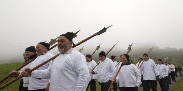 Ein früherer Gedenkmarsch zur Morgarten-Schlacht (Archiv)