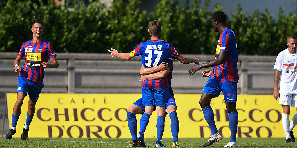 Die Spieler des FC Chiasso freuen sich nach dem 2:0