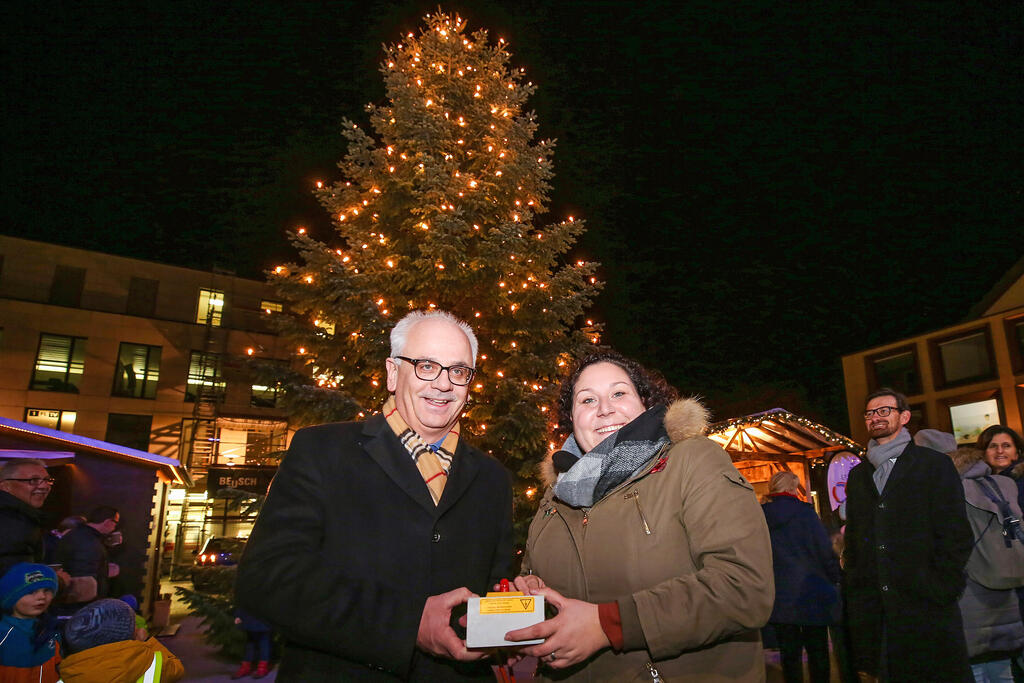 Schaan IG-Schaan Weihnachtsbaumanzuenden Lindaplatz Schaan IG-Schaan Weihnachtsbaumanzuenden Lindaplatz