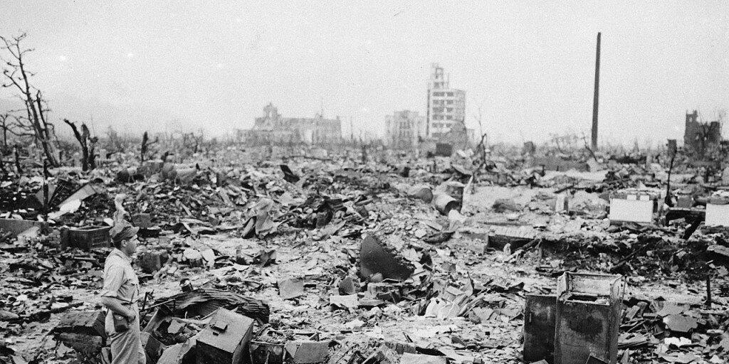 Trümmer nach dem Atombombenabwurf auf Hiroshima 1945 - diese Bombe gälte heute als Atomwaffe mit geringer Sprengkraft. (Archiv)