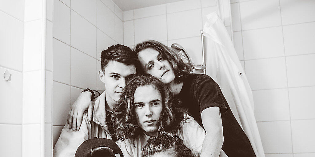 Kleine Festivals bieten vielleicht keine grosse Namen, dafür viel Neues zum Entdecken. Acts wie etwa die Badener Band Dennis Kiss & The Sleepers (Bild), zu sehen am diesjährigen Openair Wettingen. (Pressebild)