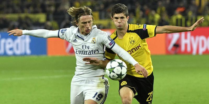 Das Duell zwischen Borussia Dortmund (Christian Pulisic, rechts) und Real Madrid (Luka Modric) war höchst umkämpft und ebenso unterhaltsam