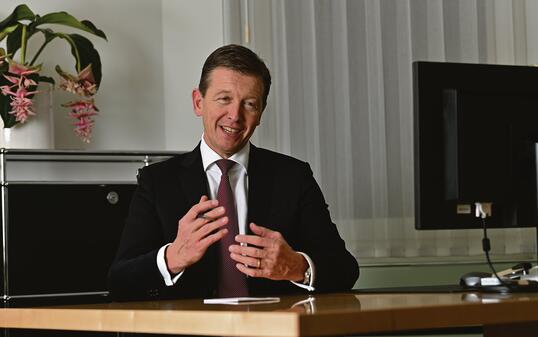 CEO Paul H. Arni ist sich sicher: «Wir nehmen als Bank damit eine Pionierrolle ein.»