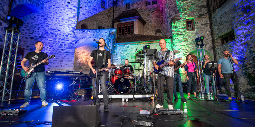 Kultursommer mit Rääs – 20 Jahre Balzner Mundart und Support