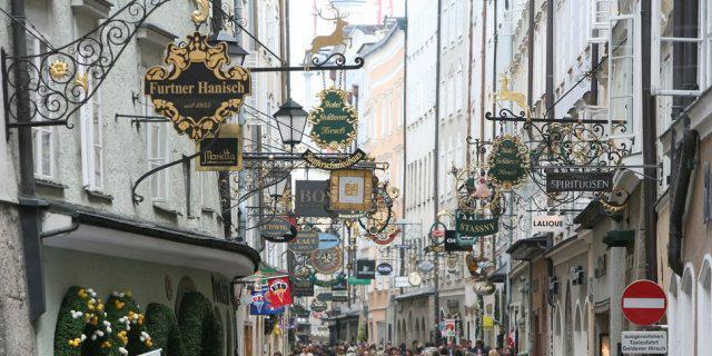 Gedränge in der Altstadt von Salzburg Gedränge in der Altstadt von Salzburg