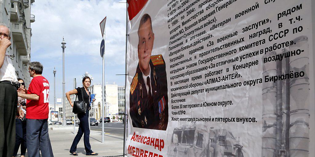 Wahlplakat in Moskau: Die Zukunft der Meinungsumfragen in Russland ist nach der Einstufung des Lewada-Zentrums als "ausländischer Agent" ungewiss. (Symbolbild)