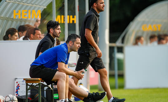 In der 2. Liga interregional wird Michele Polverino (mitte) Cheftrainer. Bruder Daniele Polverino (vorne) gibt sein Amt per Ende Saison ab, bleibt aber im Trainerstab.