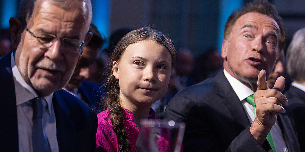 Gemeinsam für den Schutz des Klimas: Österreichs Bundespräsident Alexander Van der Bellen, die 16-jährige schwedische Klimaaktivistin Greta Thunberg und Arnold Schwarzenegger in Wien. Gemeinsam für den Schutz des Klimas: Österreichs Bundespräsident Alexander Van der Bellen, die 16-jährige schwedische Klimaaktivistin Greta Thunberg und Arnold Schwarzenegger in Wien.