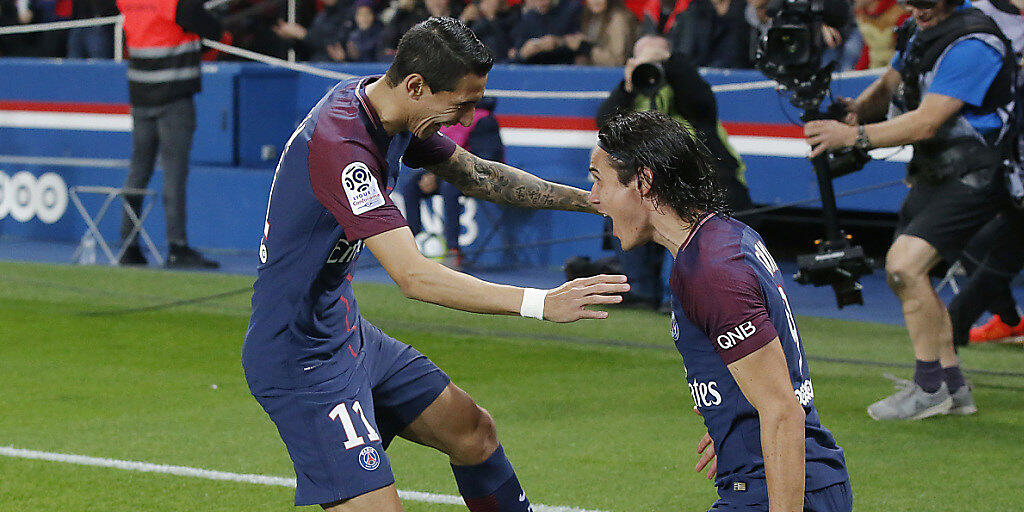Für einmal durfte sich Angel Di Maria (links) von Teamkollege Edinson Cavani gratulieren lassen (Archivbild)
