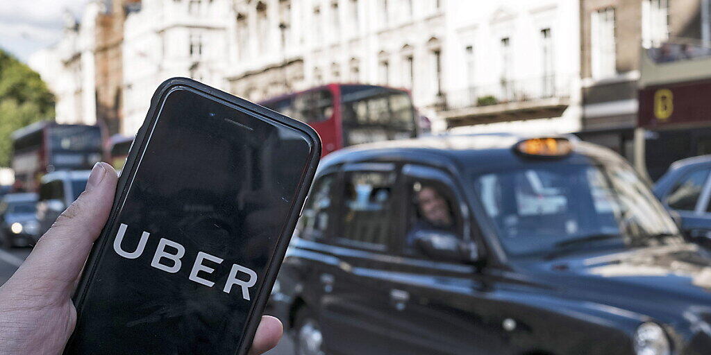 Der Fahrdienstvermittler Uber hat einen massiven Quartalsverlust vermeldet. (Archivbild)